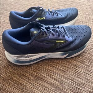 Men’s Brooks Adrenaline 24 Navy and White Running Shoes Size 13